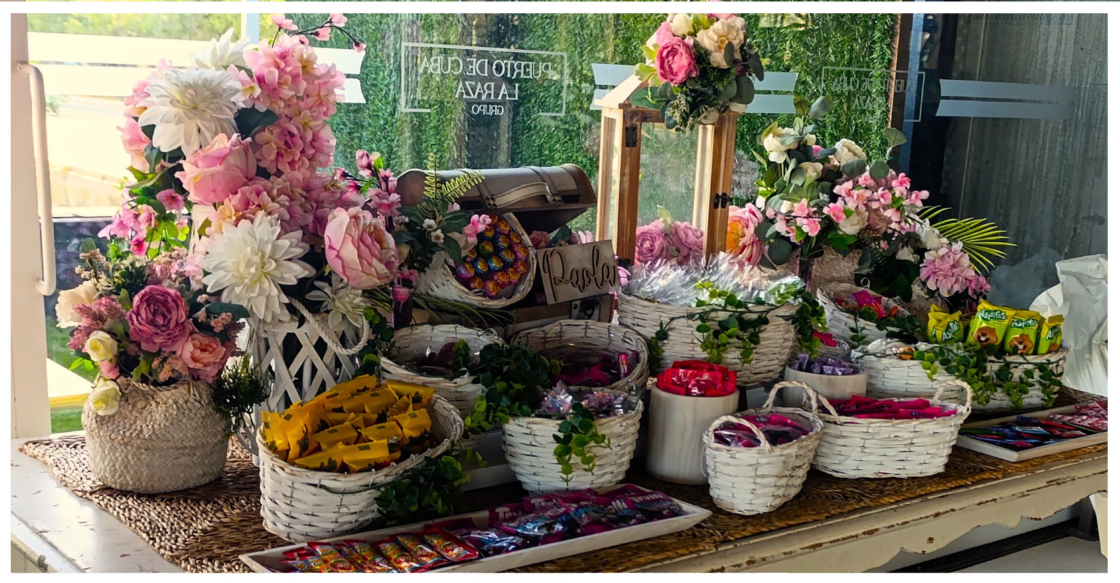 Mesa dulce comunión flores